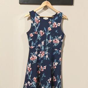 Floral dress with scallop neckline, size medium